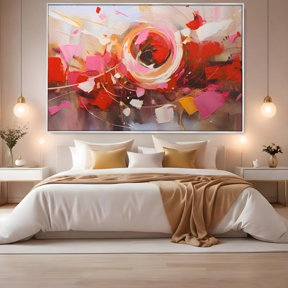 Tablou canvas cu tablou canvas cu floare abstracta si culori vibrante, in rama de aluminiu argintiu, pe perete intr-un dormitor